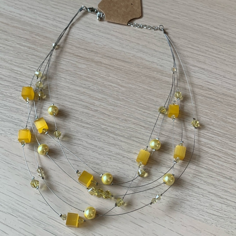 ⭐️ 5 for 20$! ⭐️ Yellow cube necklace